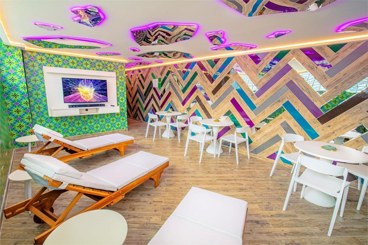 Hotel V1501 Pasto Eksteriør bilde The interior of the 2018 lounge